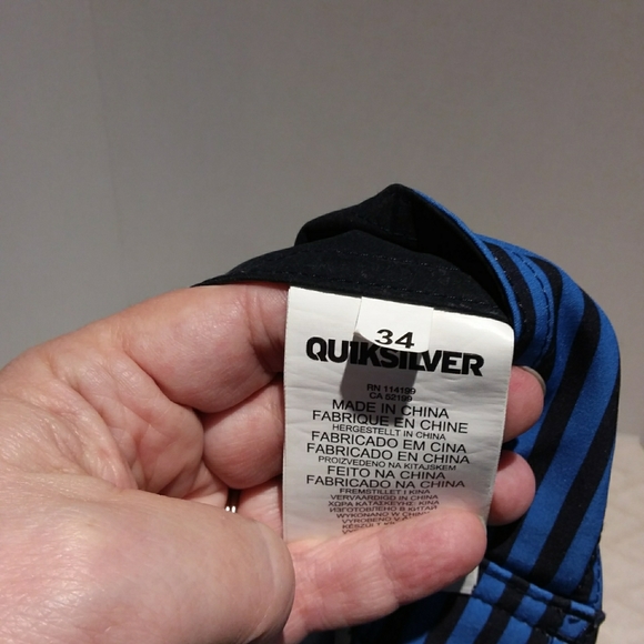 Quiksilver striped 4-way stretch boardshorts. - Picture 8 of 10